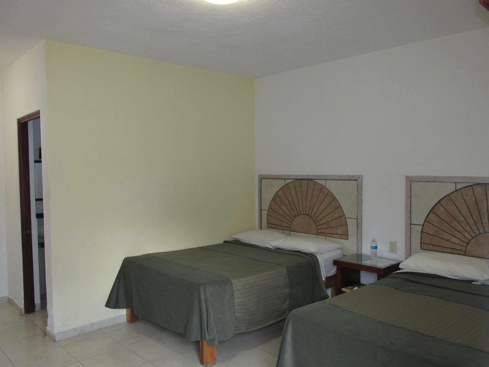 Hotel Albatros Palace Manzanillo Exterior photo